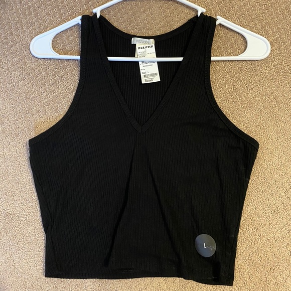 Tank tops (6) - Picture 4 of 6